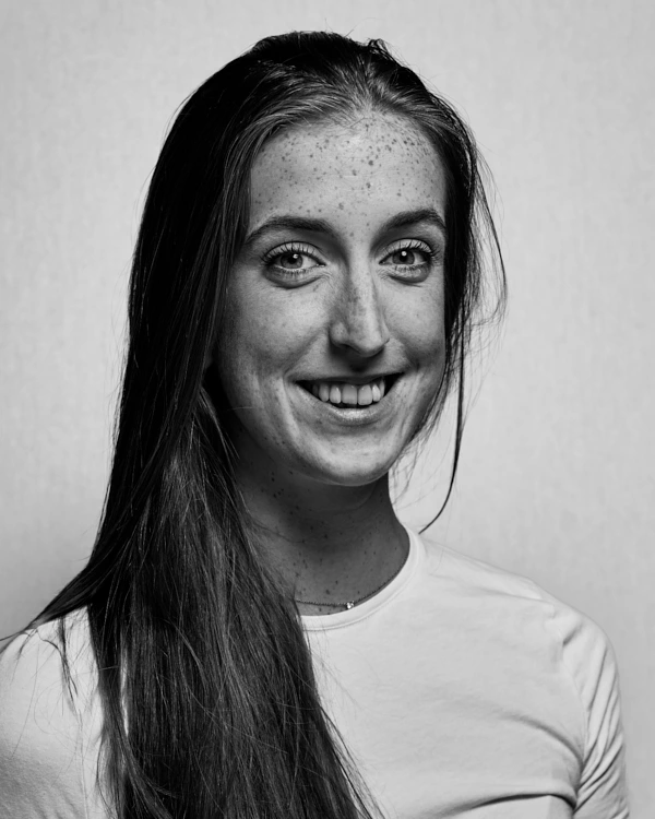 Actor headshot of Mollie Simpson, three-quarter pose
