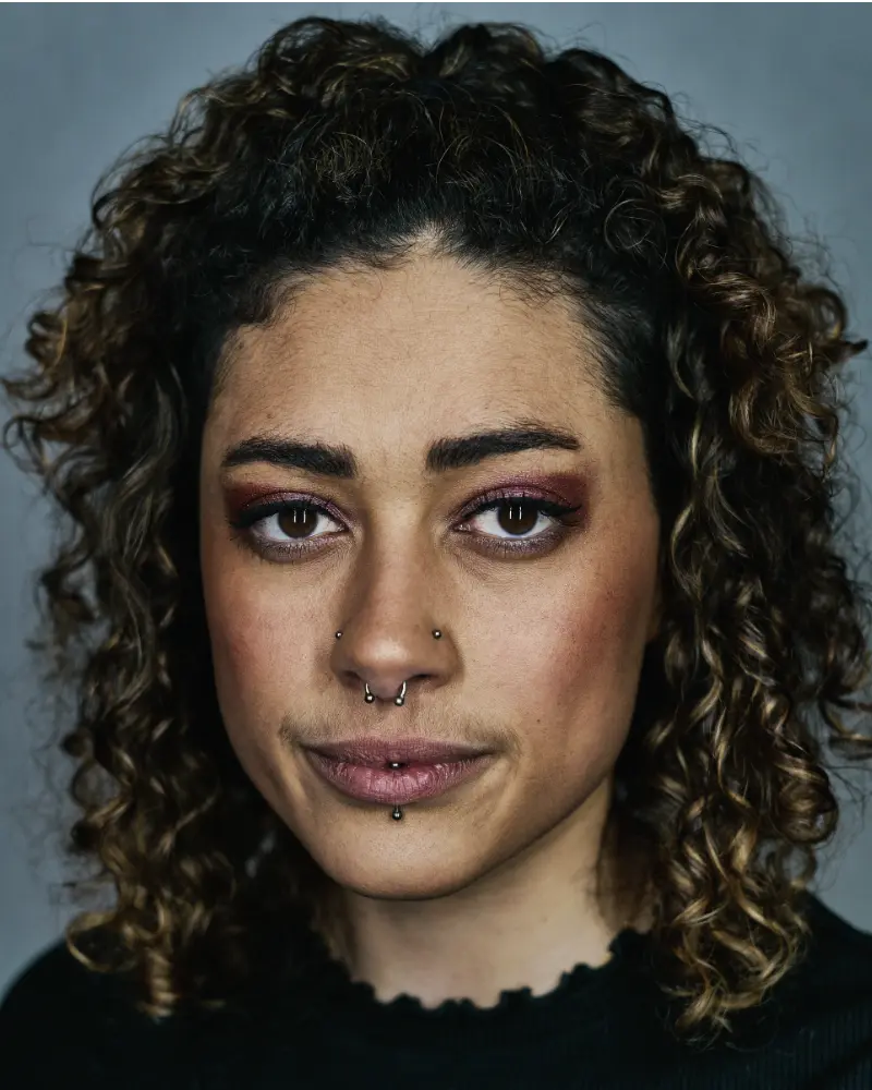 Actor headshot of Amber