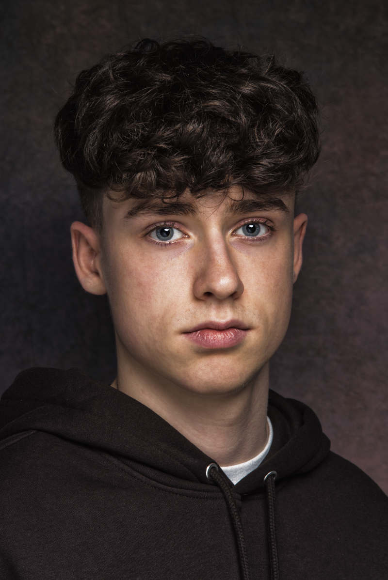 Actor headshot of Oscar